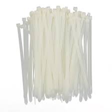 Fasheta plastike te Bardha 7.6 x 600