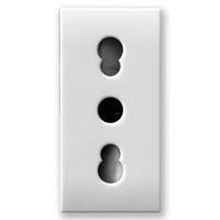 Combined P17/11 Italian standard socket 2P+E 10/16A – shuttered – possibility of using insulated jumper code 442PONTE for rapid wiring of more sockets side by side – 1 module